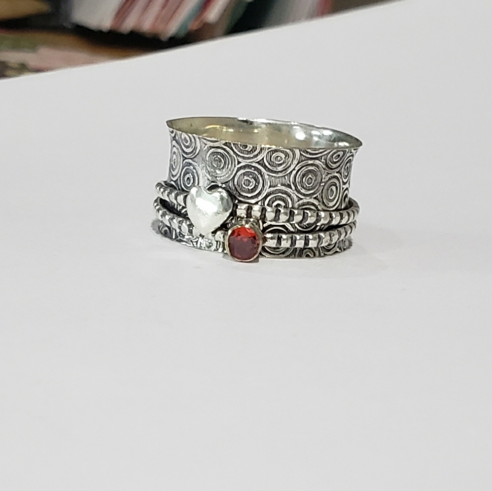 Garnet Ring, 925 Silver Mozambique Garnet Heart Spinner Band Ring View 5